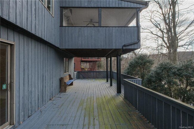 Building Photo - 132 Woodland Dr