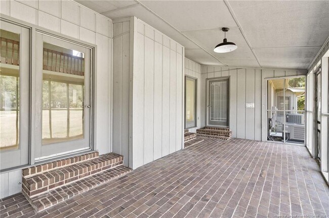 Building Photo - 2944 Wedgeview Dr