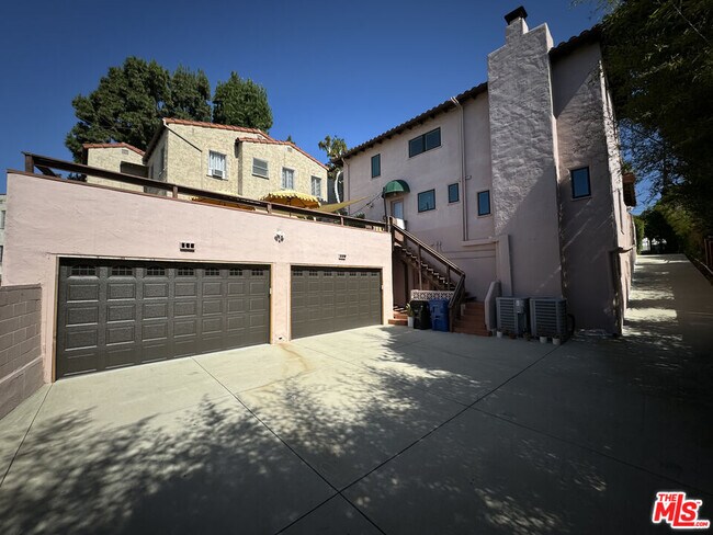 Building Photo - 3306 Waverly Dr