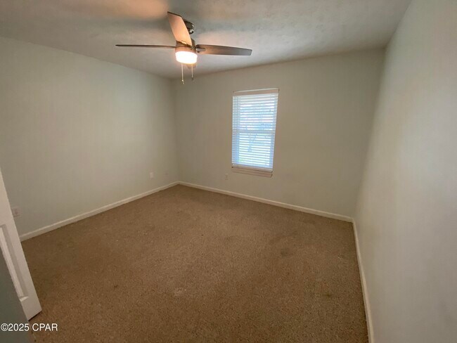 Building Photo - 3657 Oakbrook Ln