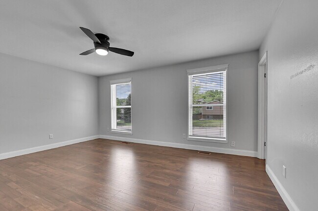 Building Photo - $2,700.00 - 4 Beds, 2 Baths, Single Family...