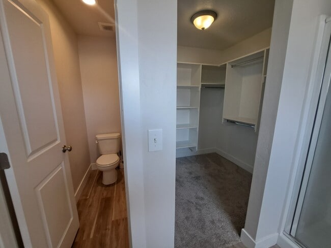 Building Photo - 998 N 20 E