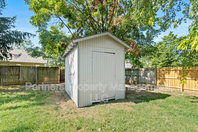 Building Photo - 3520 W Olive St
