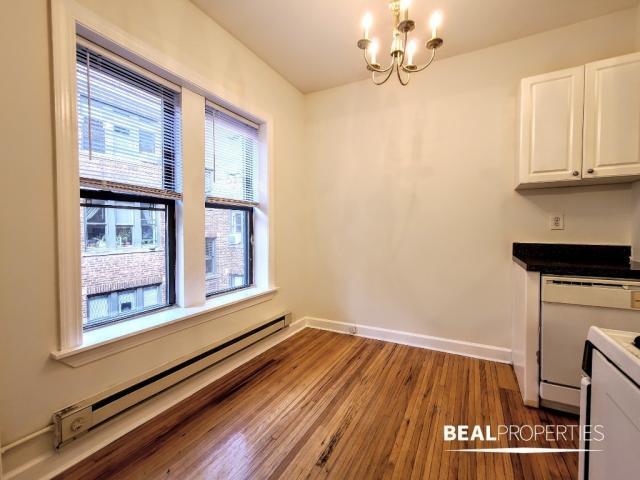 Building Photo - 1 bedroom in CHICAGO IL 60613