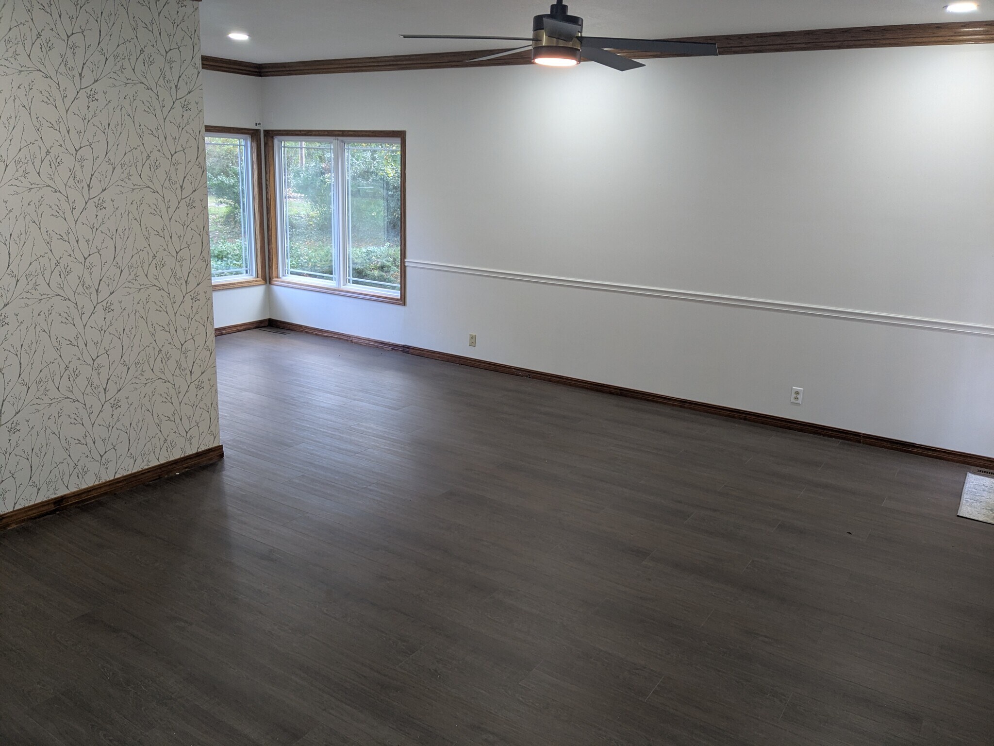 Building Photo - 1306 Marion Dr