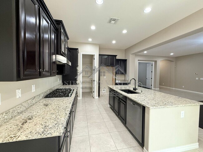 Building Photo - 4032 S Pleasant Pl