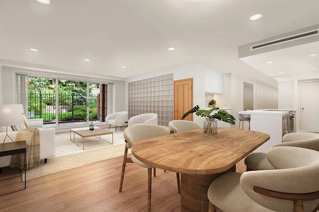 Building Photo - Stylish & inviting, this southeast-facing 1 bed 1 bath in the coveted University Green offers