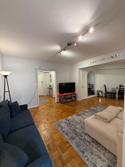 Building Photo - 2500 Q St NW