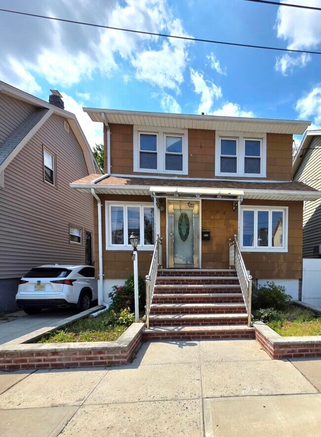 Building Photo - 8309 Grand Ave