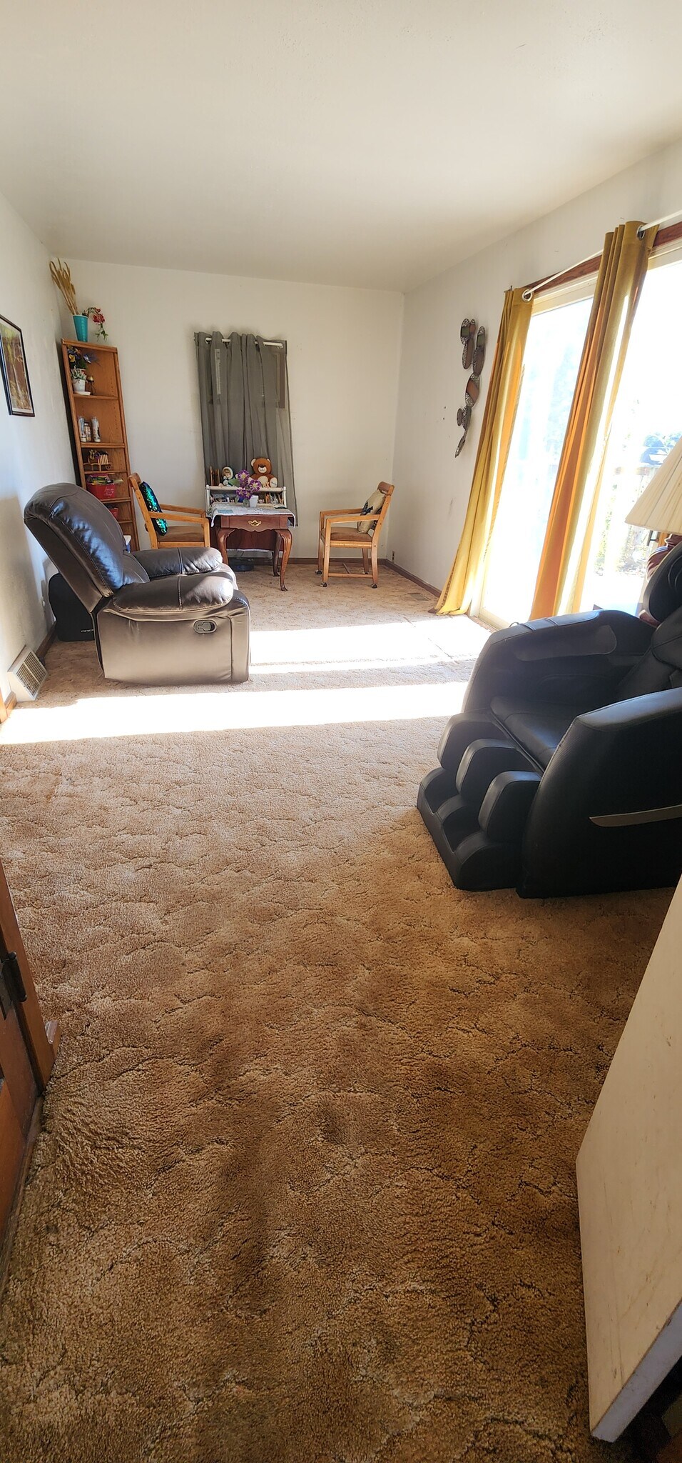 Building Photo - 807 Chicago St