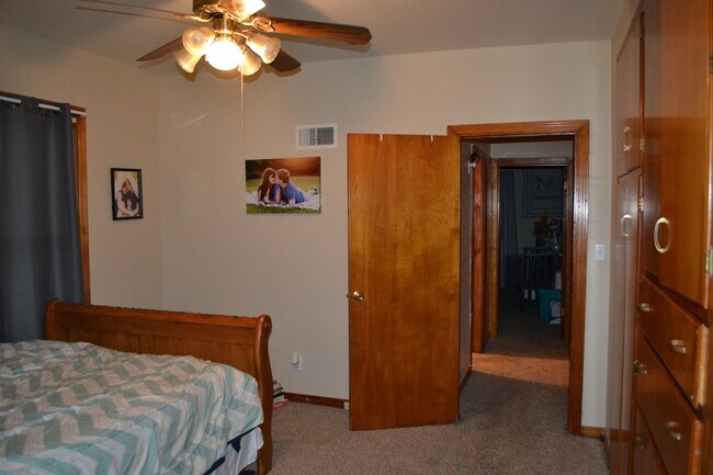 Building Photo - Court St Duplex