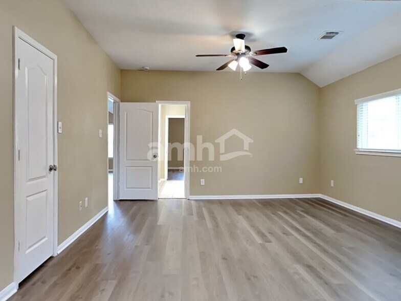 Building Photo - 5718 Emerald Brook Ln