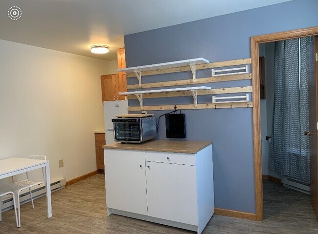 Building Photo - 114 N Penn St