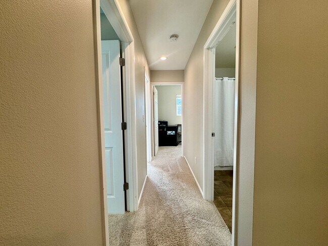 Building Photo - Refined Living in Lake Stevens | 3 Bedroom...