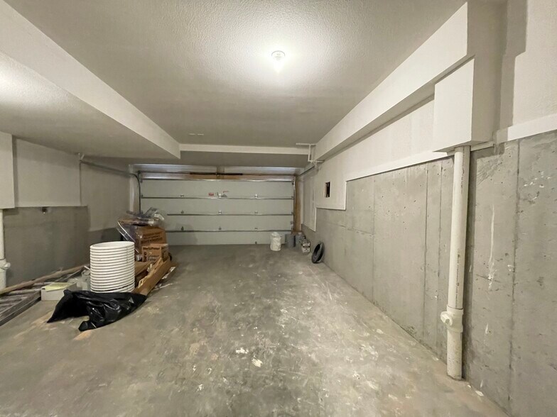 Building Photo - 1833 Mercier St