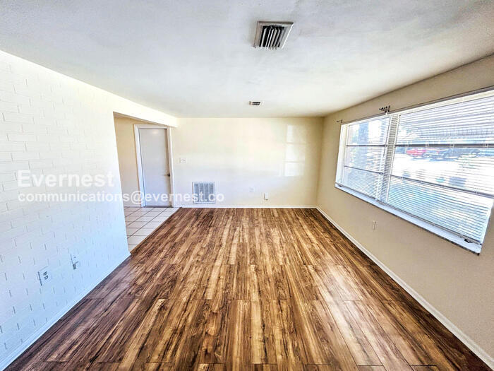 Building Photo - 3600 Berkshire St