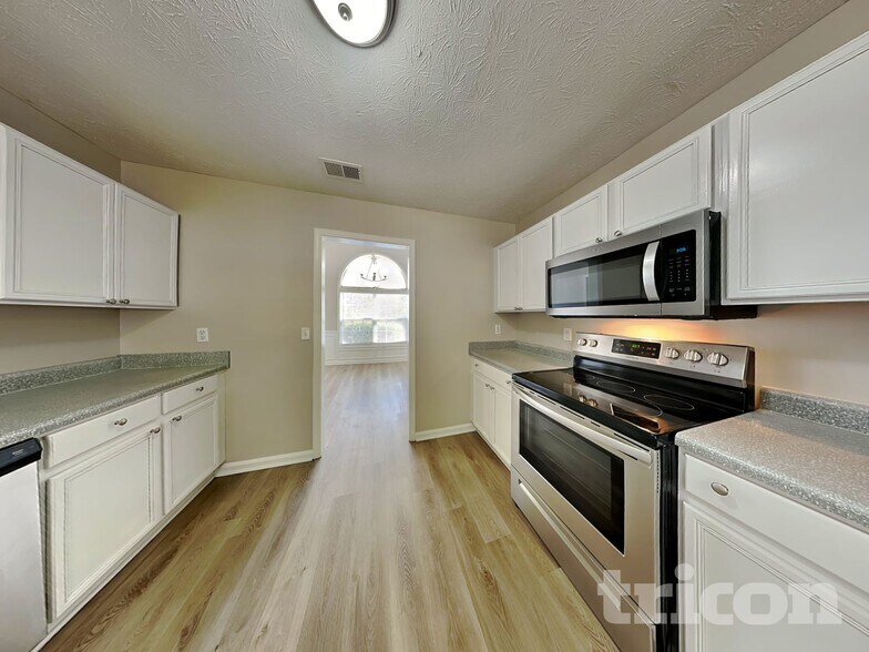 Building Photo - 210 Shenandoah Dr