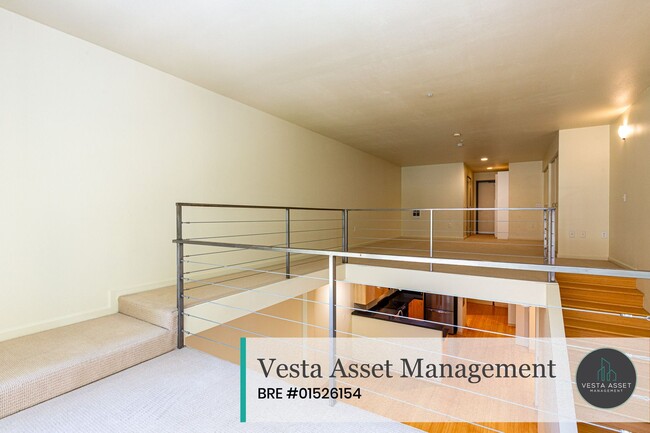 Building Photo - Lower Pacific Heights: Spacious 2-Level  L...