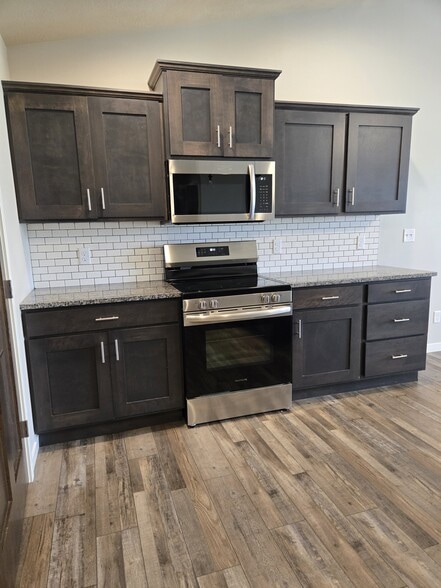 Building Photo - 1407 W 20th Ave