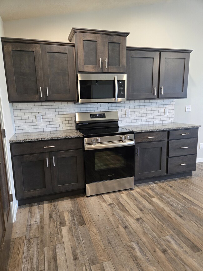 Building Photo - 1407 W 20th Ave