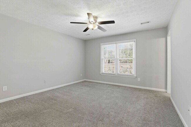 Building Photo - 3/2 PTC Ranch. Updated house on Corner Lot in Starr's Mill District.