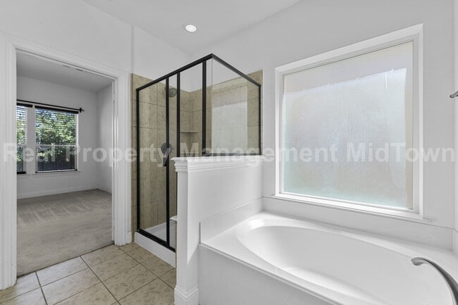 Building Photo - 4106 Horseshoe Ln