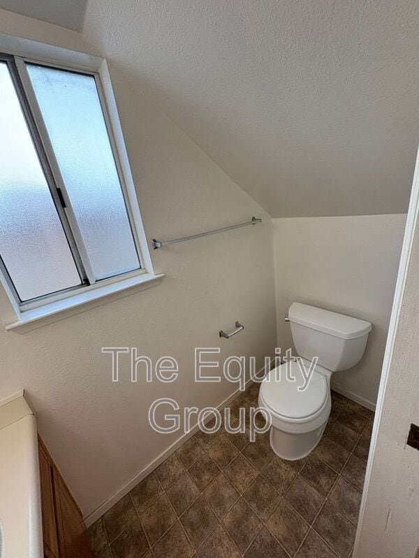 Building Photo - 2408 W Packwood Dr
