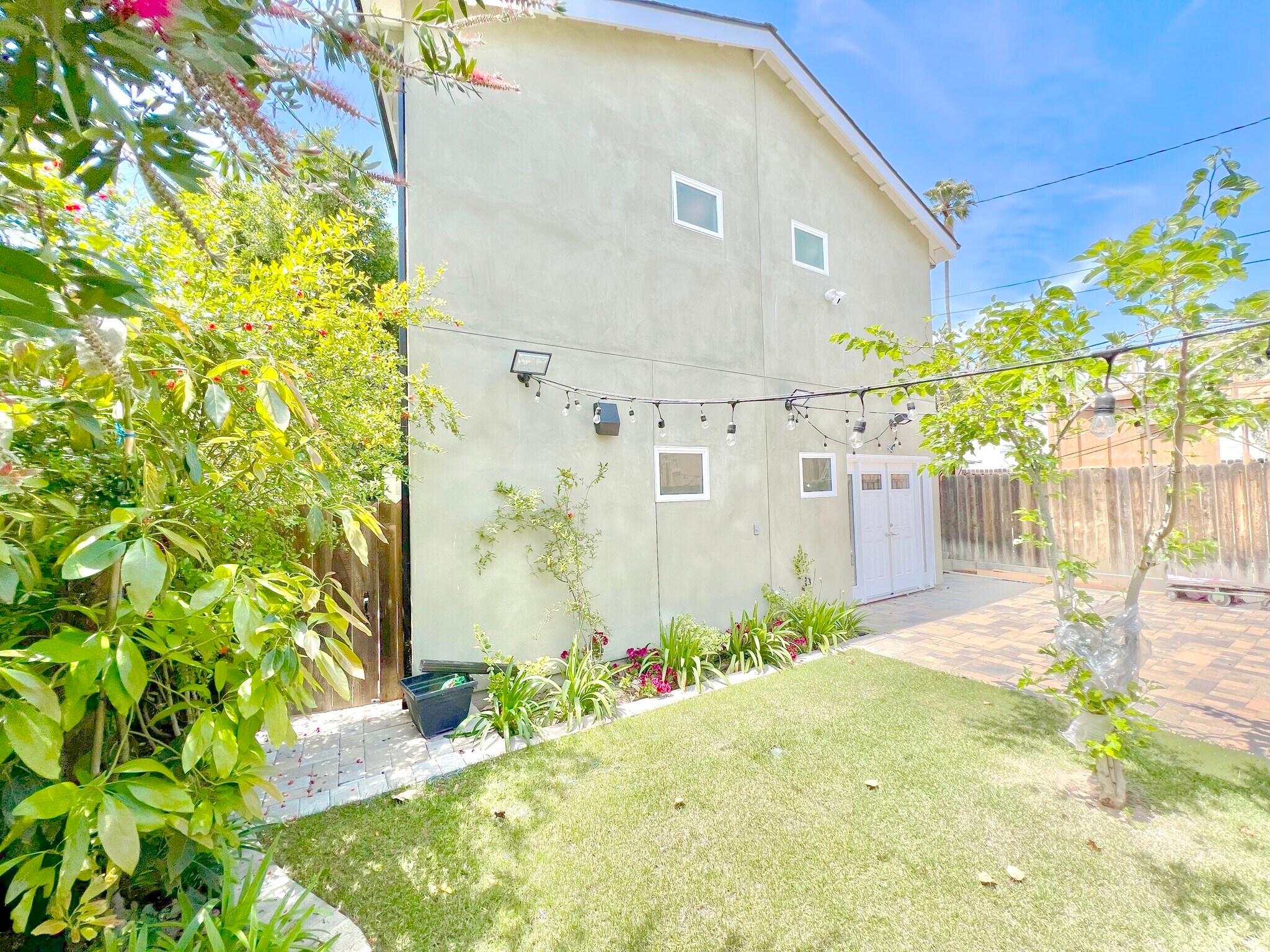 Building Photo - 2041 Linnington Ave