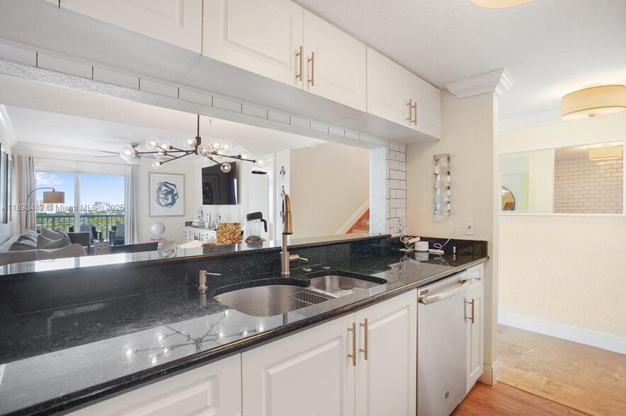 Building Photo - 280 SW 20th Rd