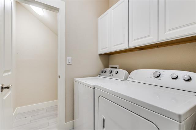 Building Photo - 223 Belleville Dr