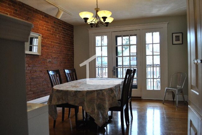 Building Photo - Best 2 Bed in Brighton! HUGE Apartment w/ ...