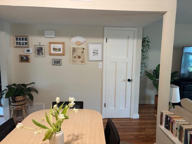 Building Photo - 7104 Hardy Dr