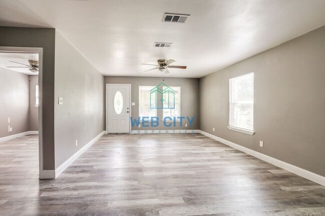Building Photo - 508 S Jesse Lee St