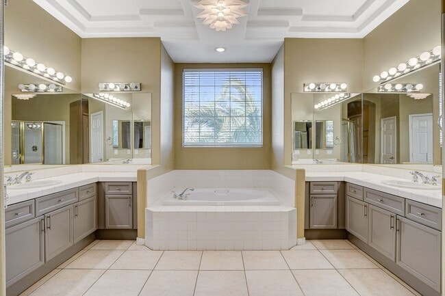 Building Photo - 5 BDR/ 4.5 BTH, Triple Master Home including pool & spa!