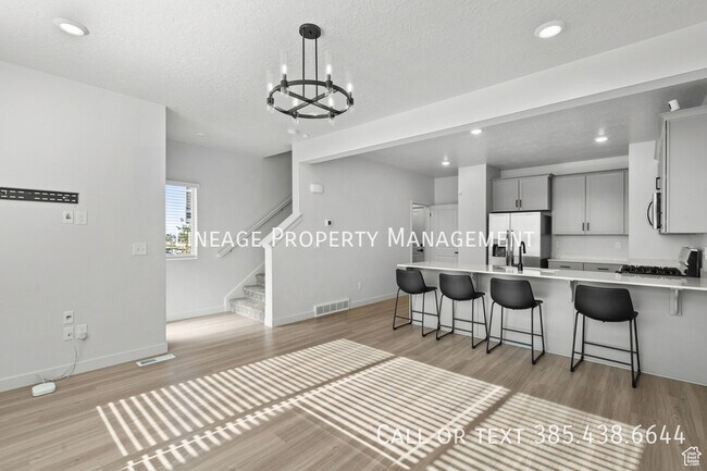 Building Photo - 15524 Trumpet Ln