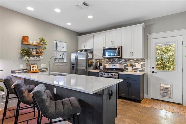 Building Photo - 3014 Neal St