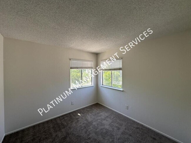 Building Photo - 3224 Ave J-2