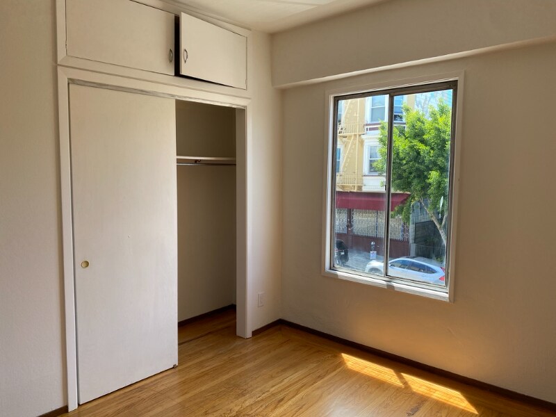 Building Photo - 1208 Powell St