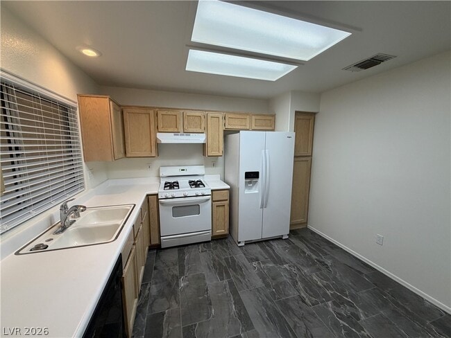 Building Photo - 2309 Hallston St