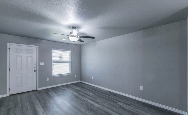 Building Photo - Cozy Duplex in Temple, Ready for Move-In!