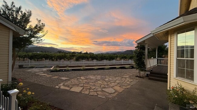 Building Photo - 1395 Grove Ct