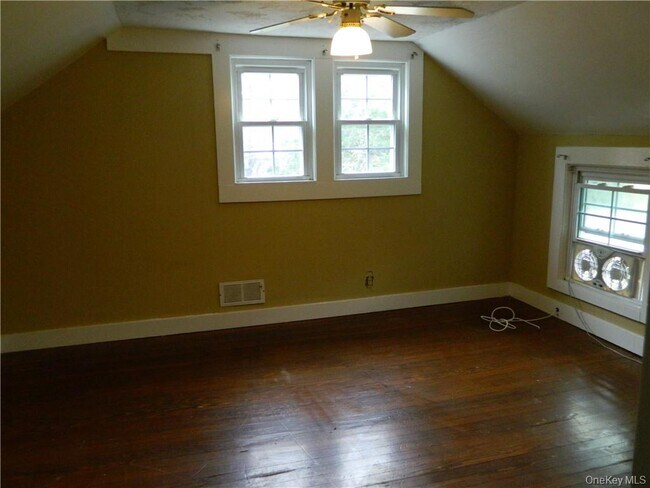 Building Photo - 34 Kings Hwy