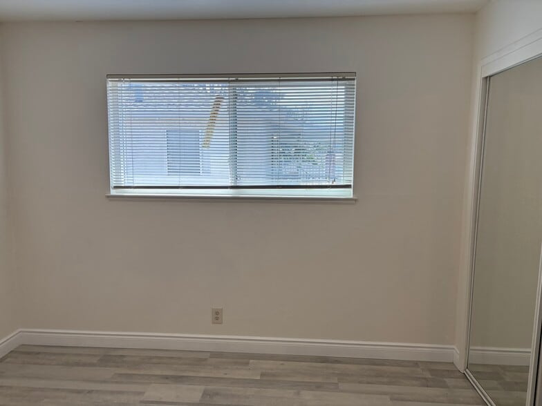 Building Photo - 643 Bolton Ct