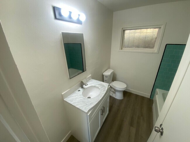 Building Photo - Brand New Spacious Oakland Hills home