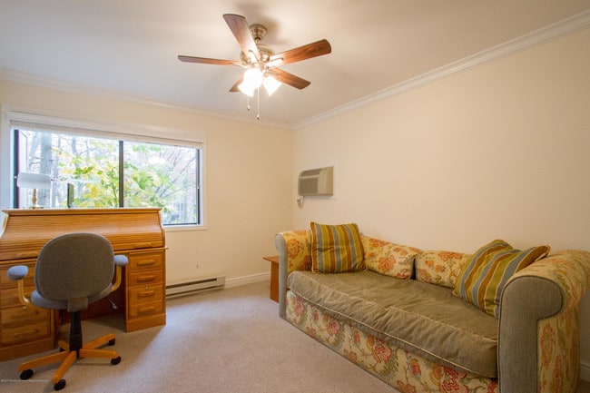 Building Photo - 120 Lexington Ct