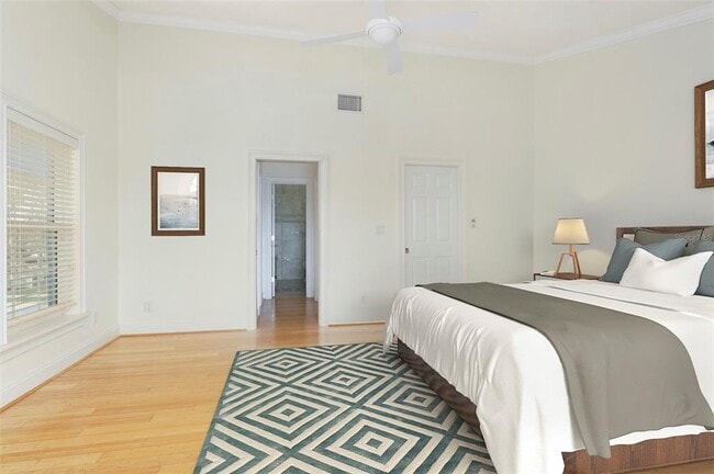 Building Photo - 11820 Capri Cir S