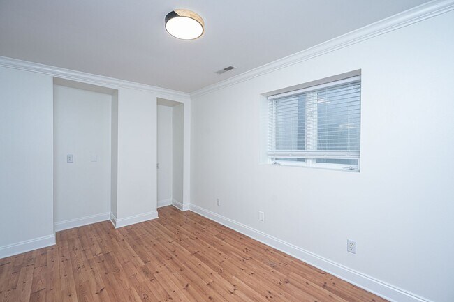 Building Photo - Historic Charm Meets Downtown Energy on Ki...