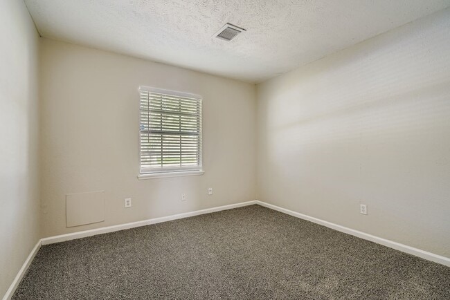 Building Photo - 226 Tara Plantation Dr