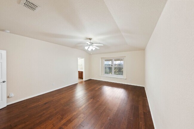 Building Photo - Gated Community - Resort Amenities