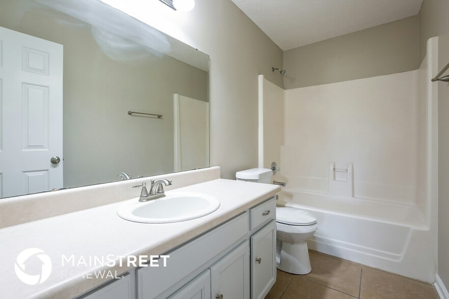 Building Photo - 200 Oakmont Dr